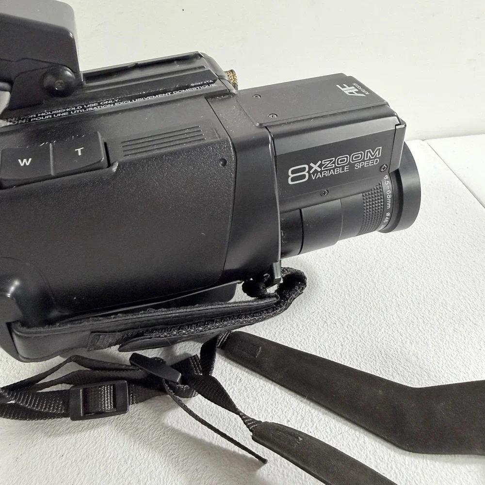 Sharp‎ VL-C73C VHS-C Camcorder Video Camera POWERS ON AS IS READ